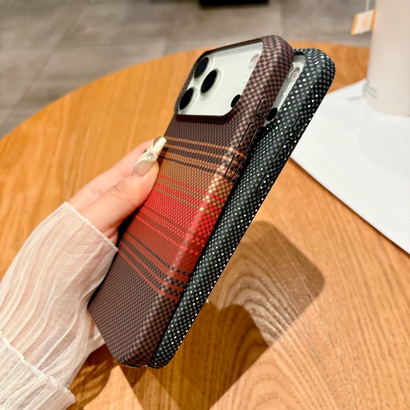 📱 **جراب آيفون الفاخر بنسيج ألياف الكربون ** ⚡