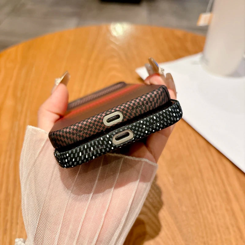 📱 **جراب آيفون الفاخر بنسيج ألياف الكربون ** ⚡