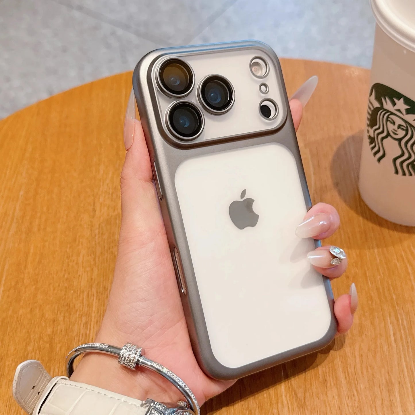📱 **جراب آيفون 17 برو ماكس المطلي بالطلاء الكهربائي بملمس ماتي فاخر** ✨